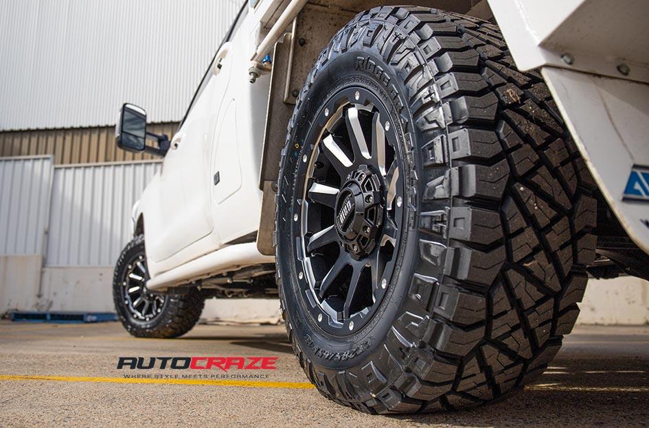 TOYOTA HILUX 4WD GD05 MATTE BLACK MILLED ACCENTS